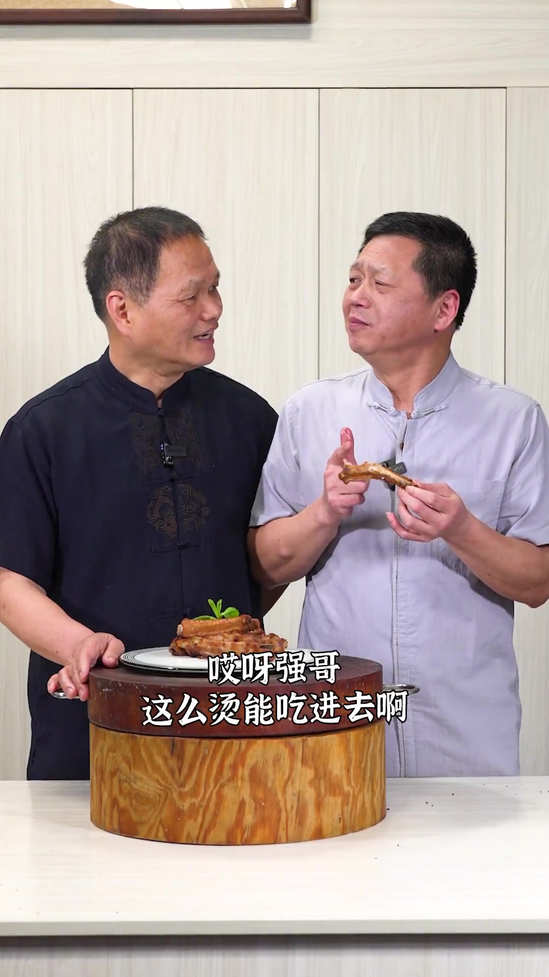 又脆又香的蒜香肋排谁不爱呢?今天就把成功的秘诀——腌制配方,分享给你!