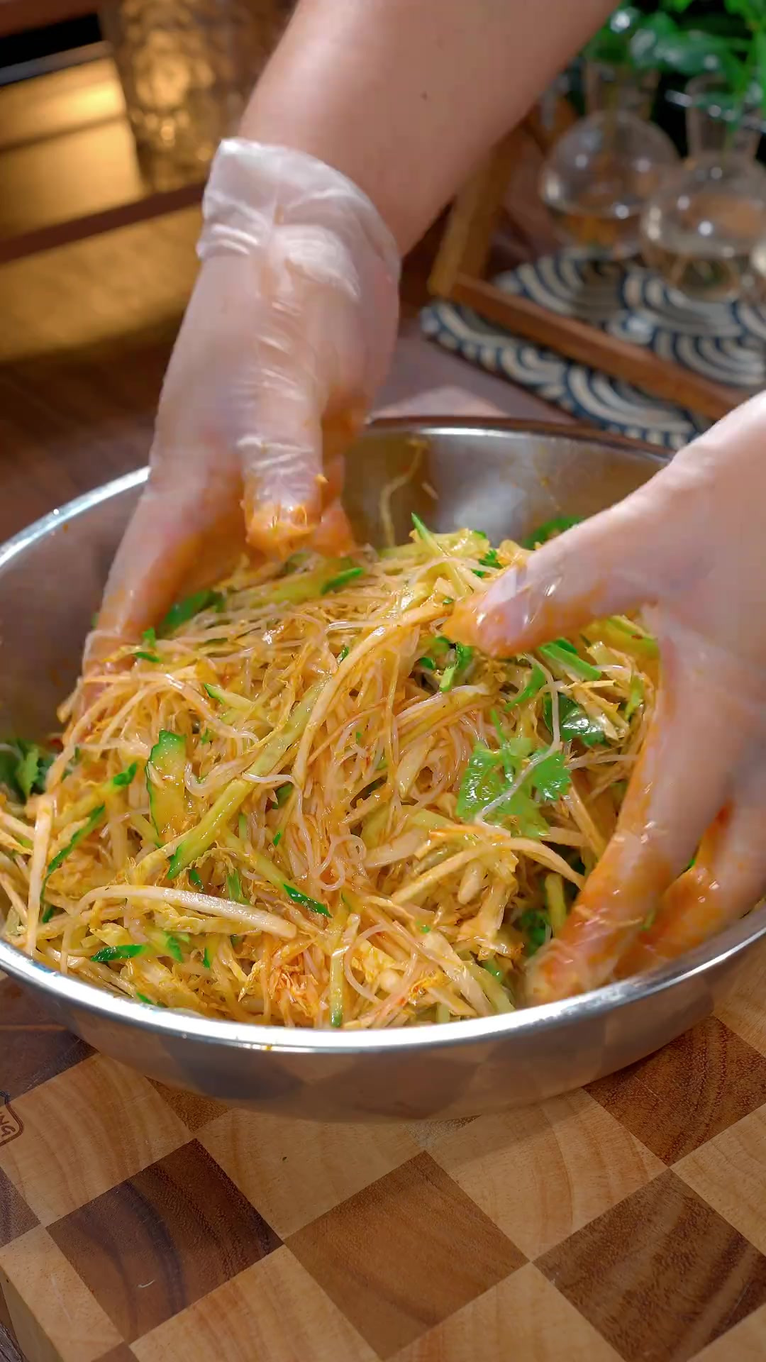 您可以没来过东北，但东北的拌白菜您一定要尝尝，口感清脆爽口微