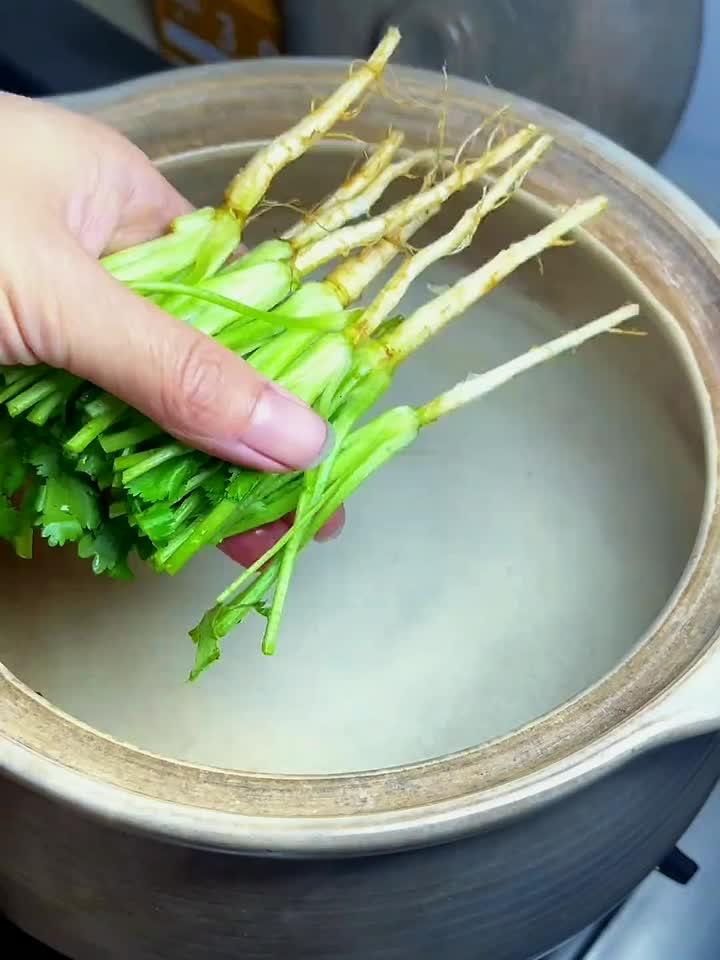 香菜根煮水,养生妙用大揭秘!