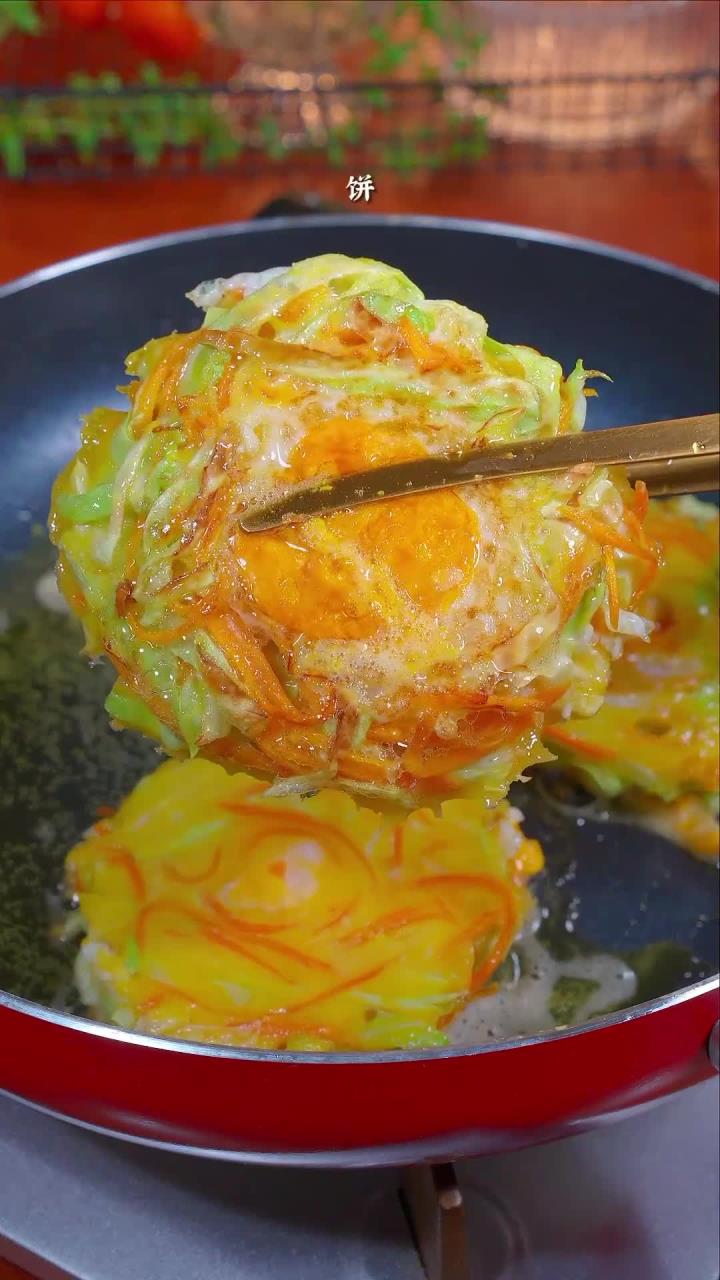 孩子早餐不能马虎，包菜煎饼快手，孩子超爱吃