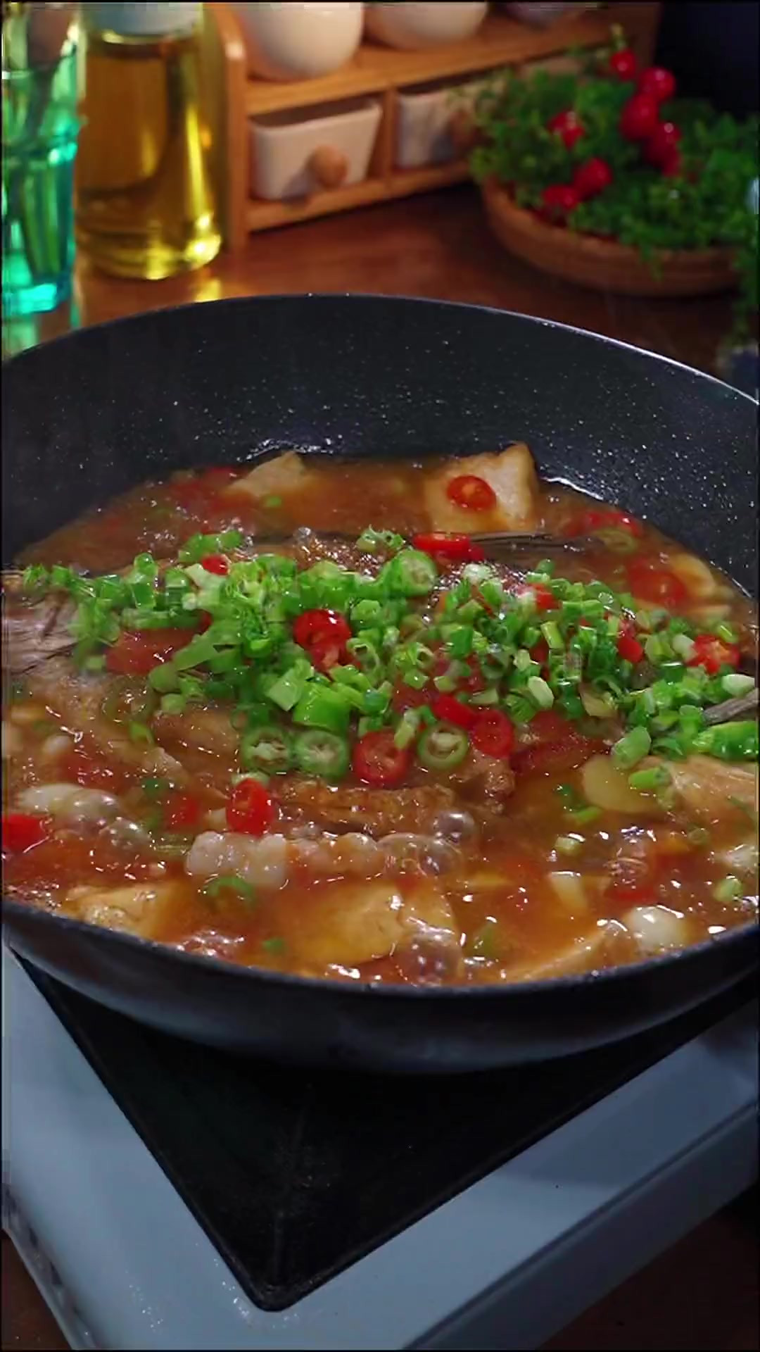 我的鲫鱼做法可能跟你的做法不一样，这样做色香味俱全入味不腥