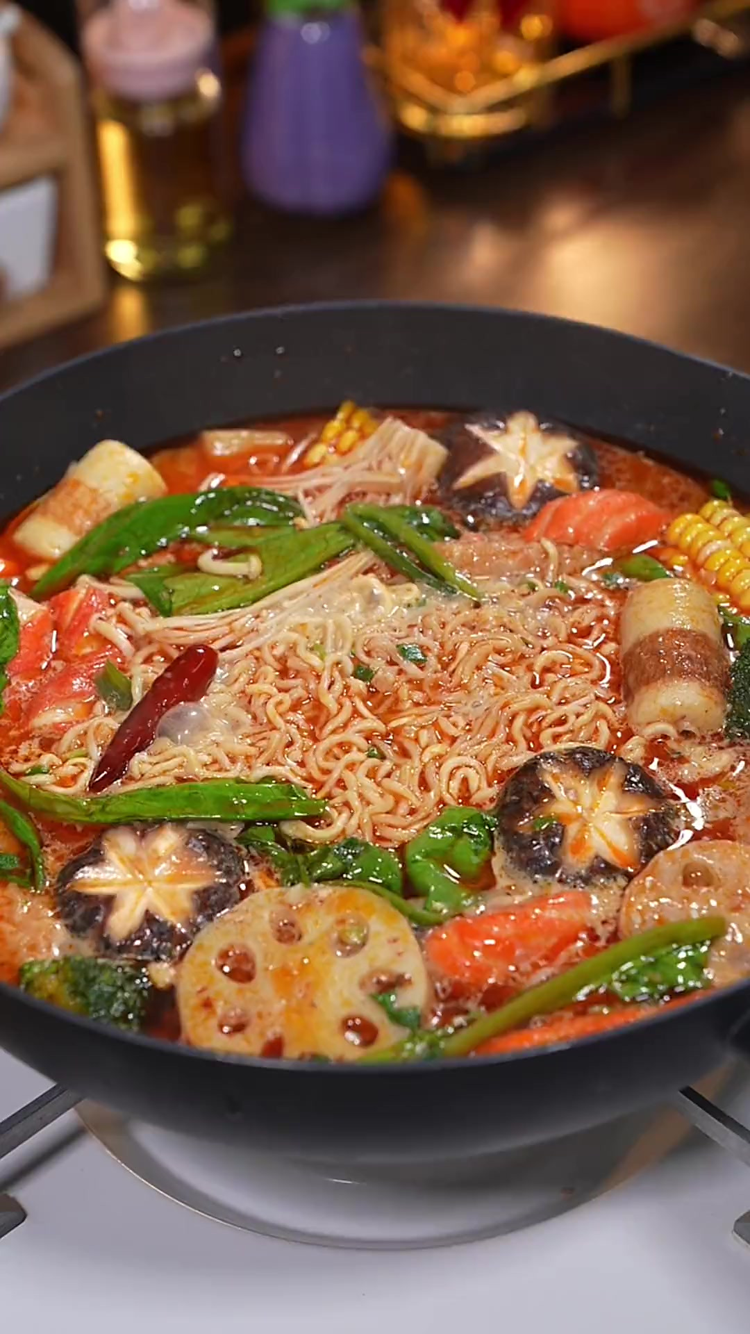 想吃麻辣烫自己在家做，厨房小白也能轻松搞定，比外面买的都好吃