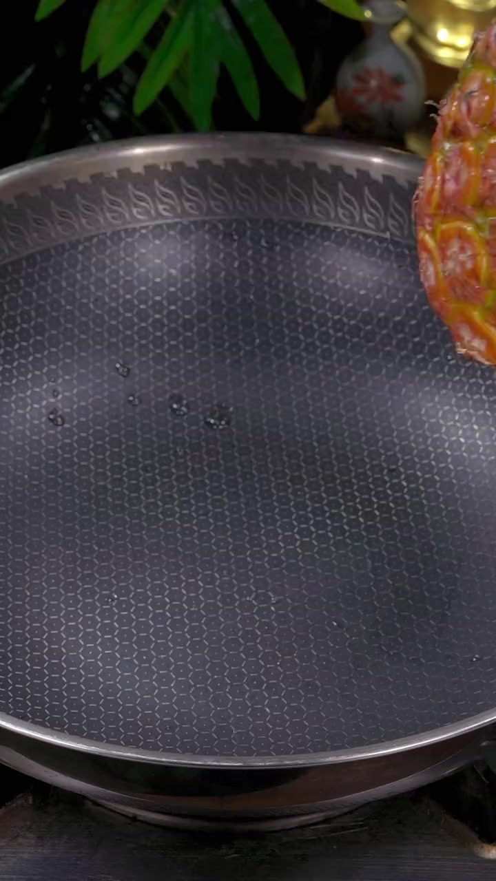 学会这道咖喱菠萝鸡 一定是餐桌上先吃完的一道菜 椰香浓郁