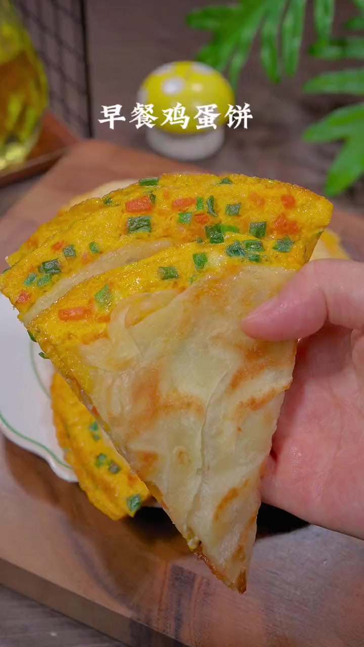 不知道孩子早餐吃什么，可以试试这个三分钟就能搞定的鸡蛋饼，简