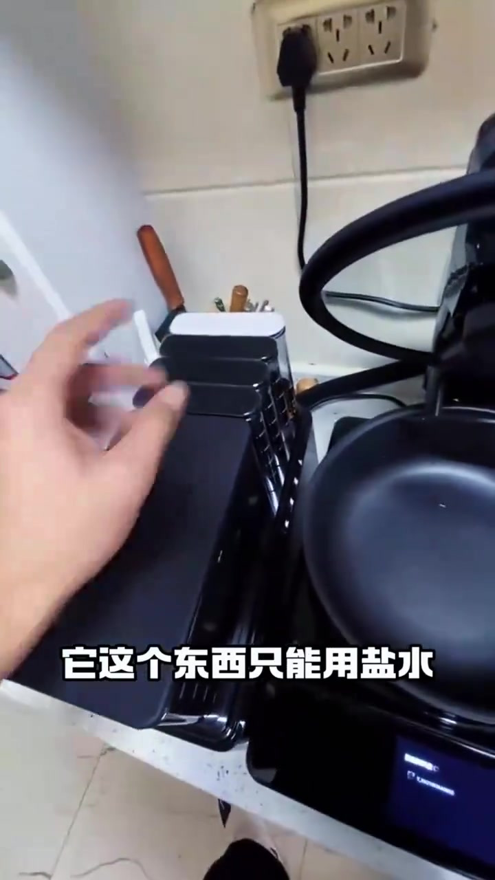 这款炒菜机器人，你觉得怎么样啊