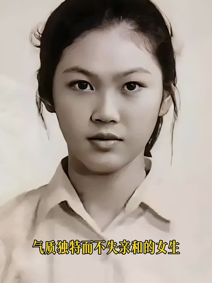 她是首位登上泰国总理的华裔,她的祖籍广东梅州。大家想到了她是