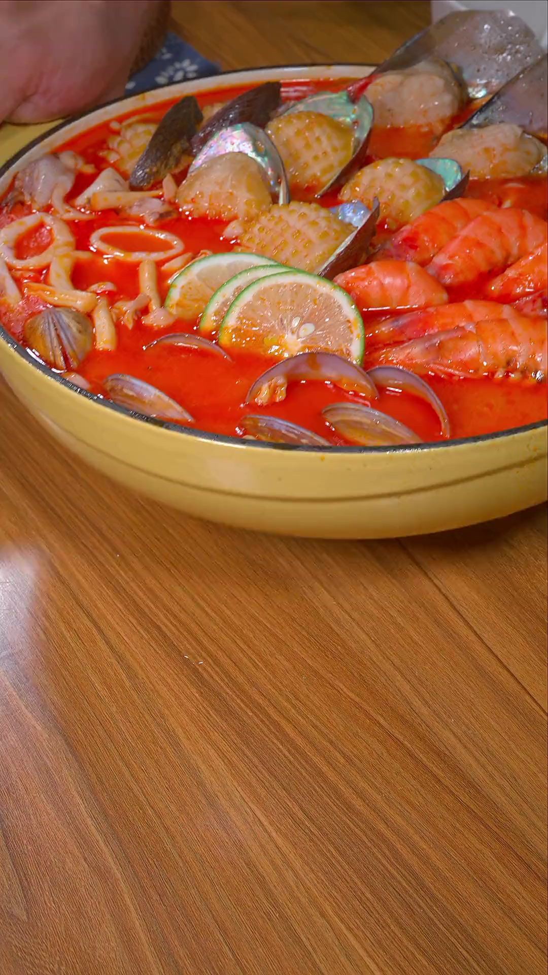 地道的冬阴功汤，酸辣过瘾，万物皆可煮