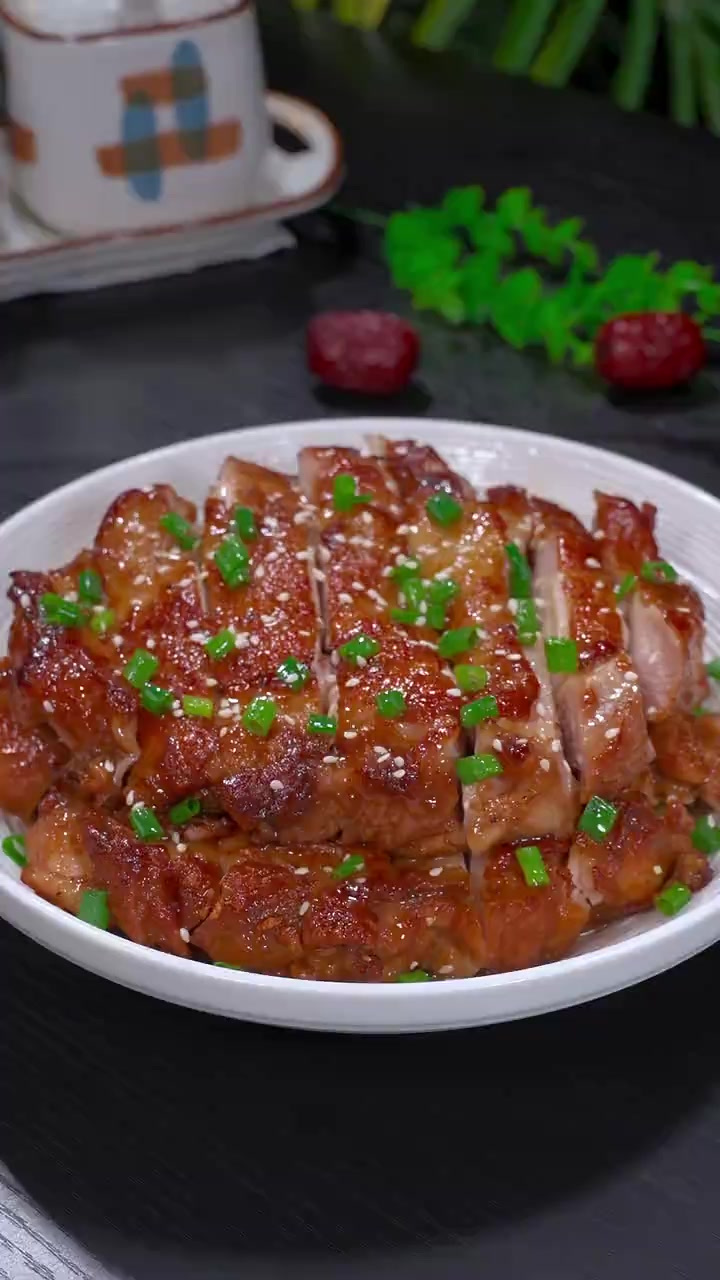 西餐厅桌桌必点的黑椒鸡腿，其实自己在家真的很简单皮脆肉嫩