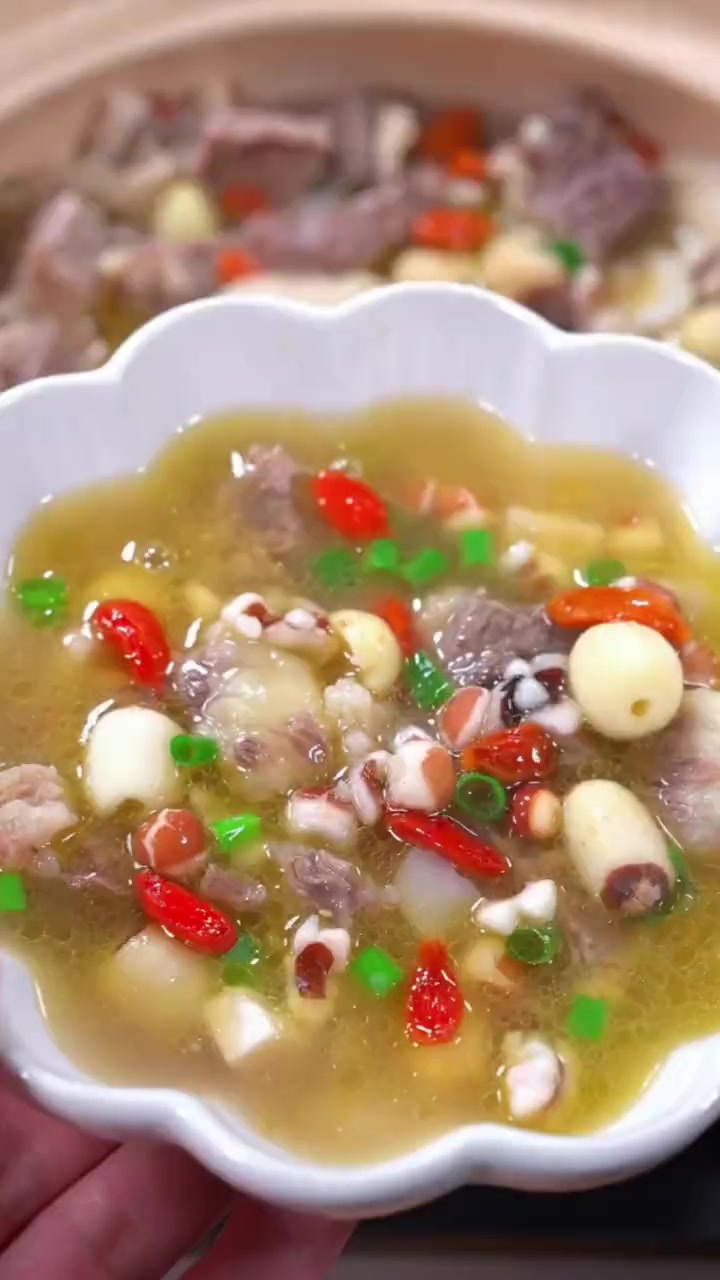 夏天天气炎热，这道四神牛肉汤我每周都会做两次，汤鲜味美，营养