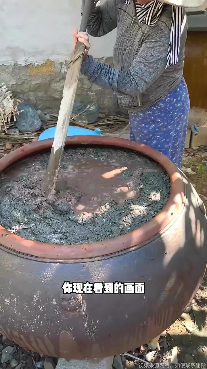 鱼露的制作过程需要发酵一两年左右才能完成
