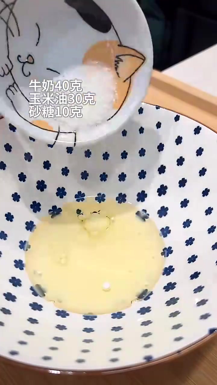 来自奥利奥戚风蛋糕的小甜美，自制蛋糕糯糯