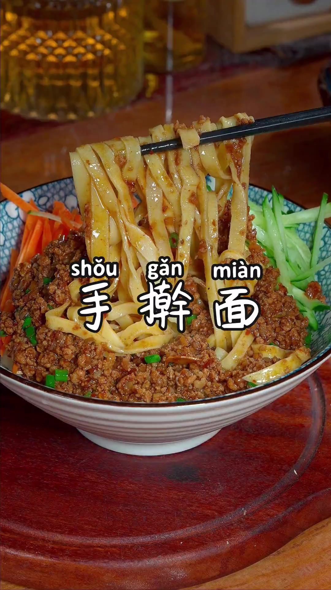 手擀面你像我这样做，劲道又爽滑久煮不烂，喜欢吃的赶紧做起来吧