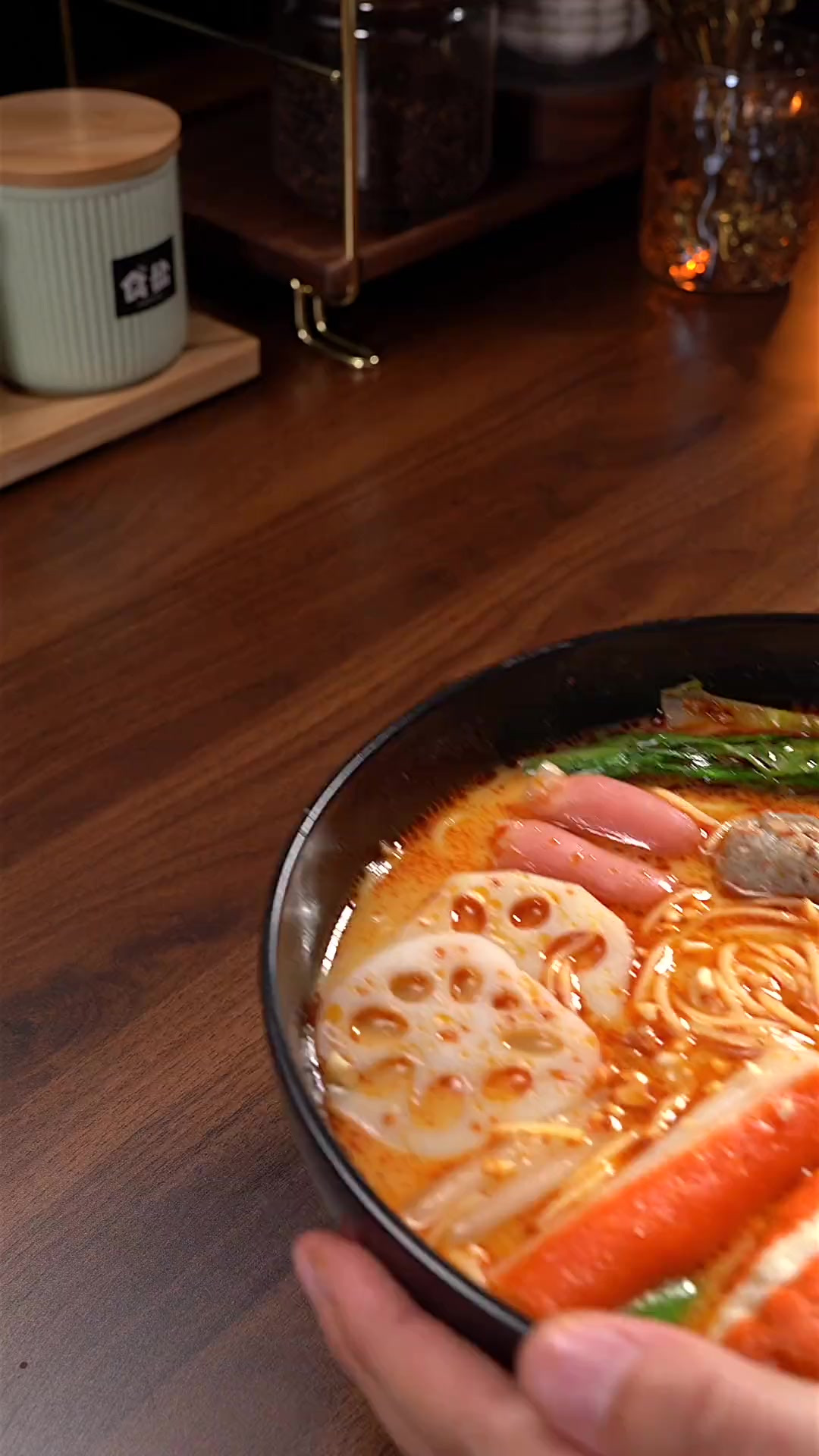 想吃麻辣烫再也不用点外卖了，在家轻松几步就搞了，一口面一口汤