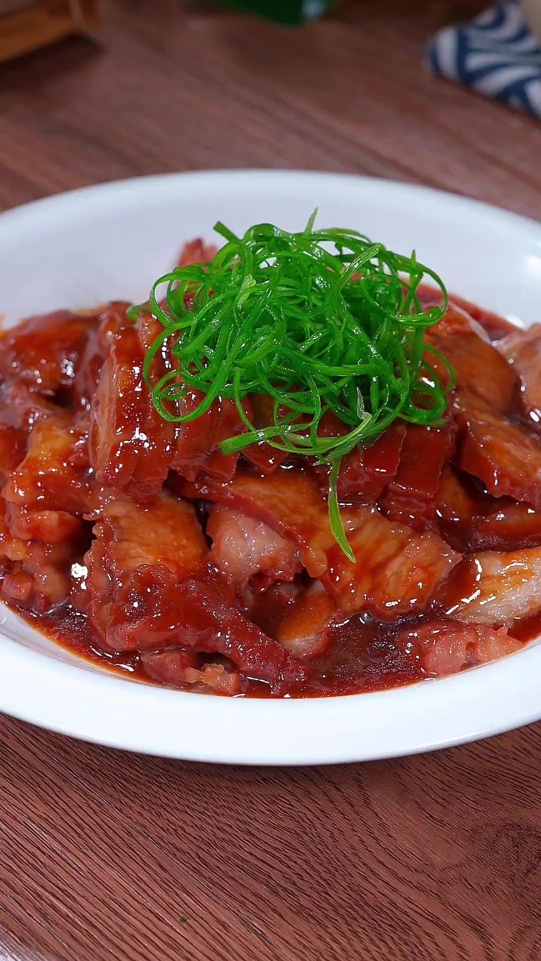 在广东猪肉的做法有千万种，但好吃的还是这个秘制叉烧，做法简单