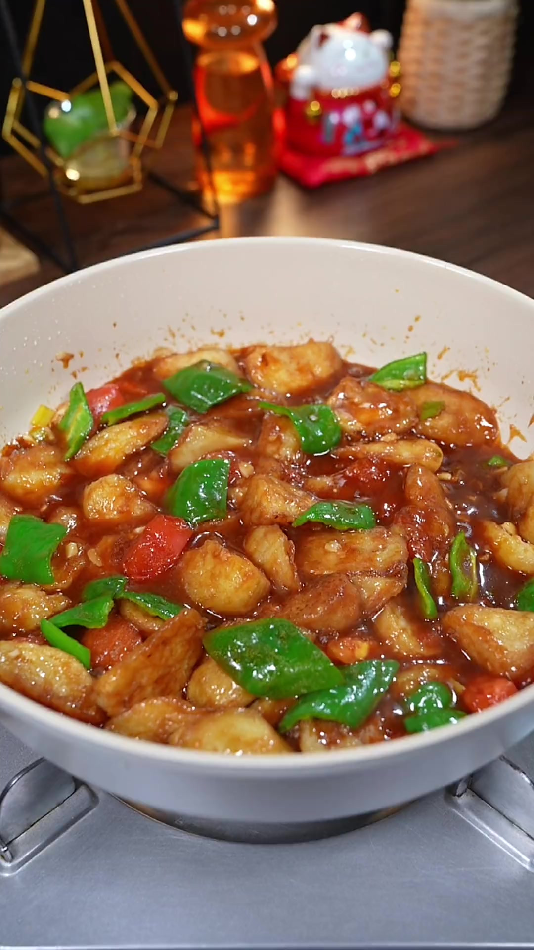 不用油炸，也能做出好吃的家常版红烧茄子，做法真的很简单！