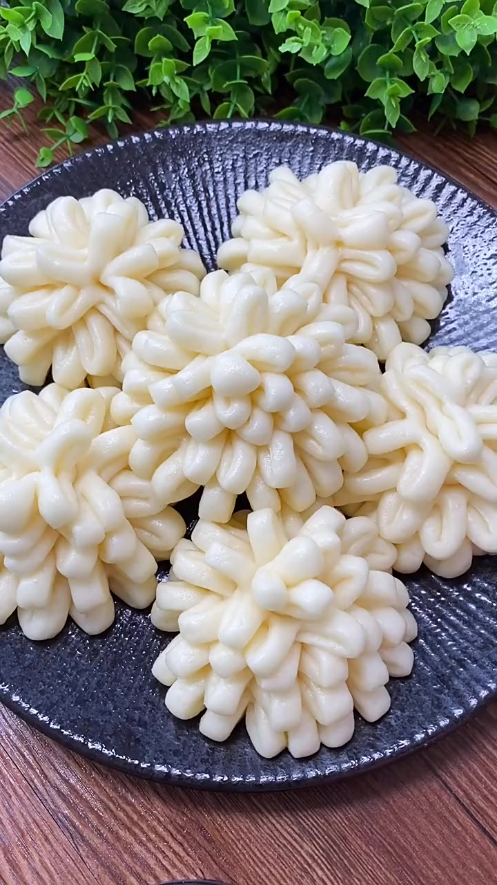 奶香花卷的做法
