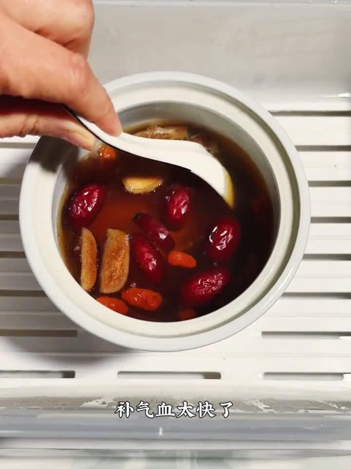 气血不足别乱吃!一盅养出红润好气色,效果显著!