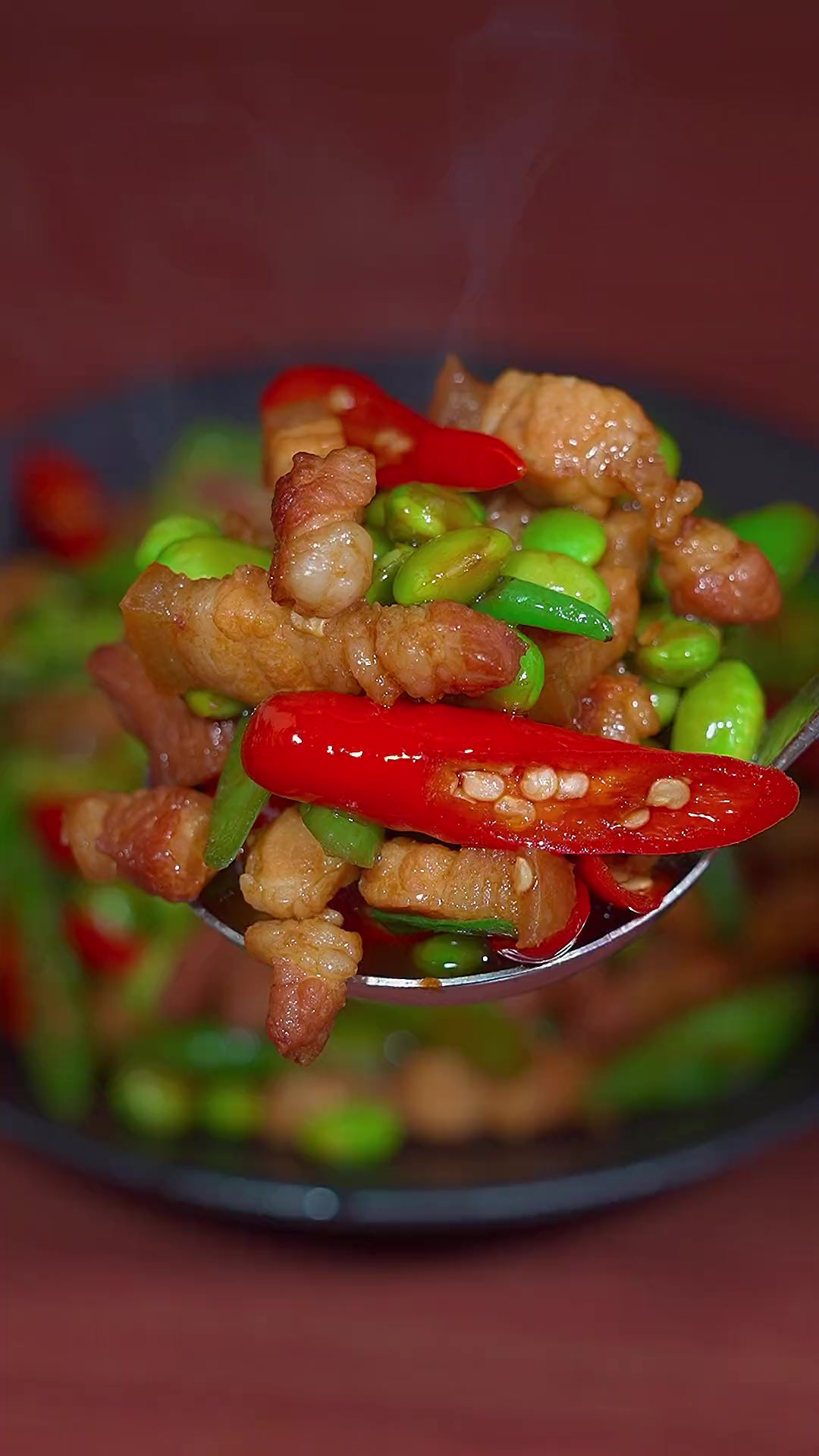 毛豆炒肉丝这样做香辣入味，越爱越想吃