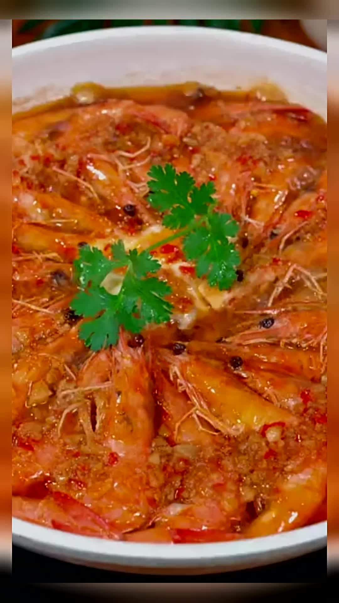 酒店里的招牌菜铁板大虾，原来自己在家做这么简单，蒜心浓郁特别