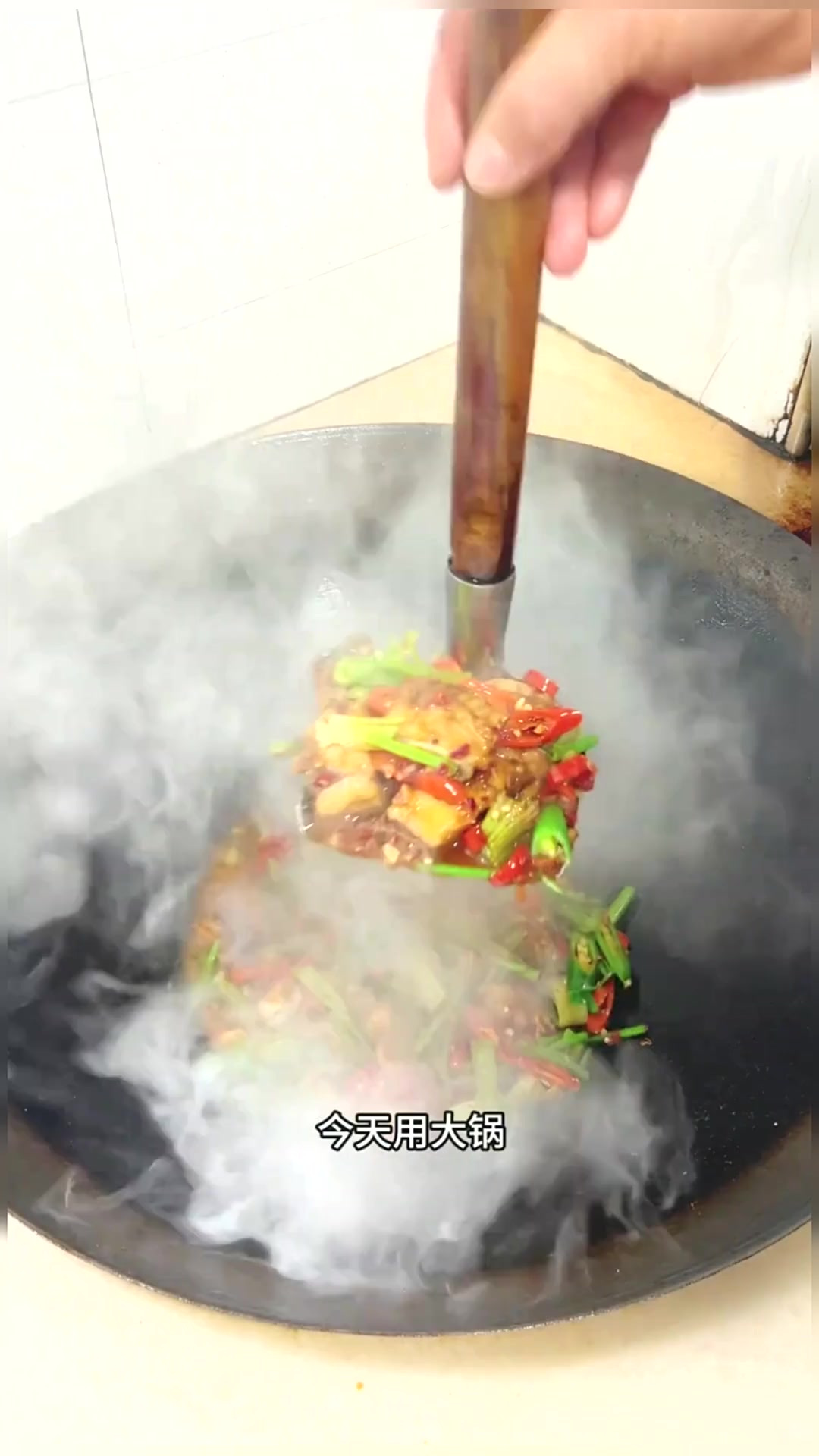 我们赣南小炒鱼是真的好吃，肉质特别鲜嫩一点都不会腥 而且还很