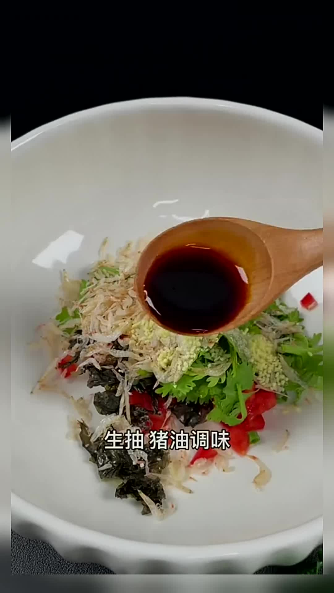 别总是煮泡面吃了,给你的懒媳妇试试这个两分钟就能搞定的懒人汤