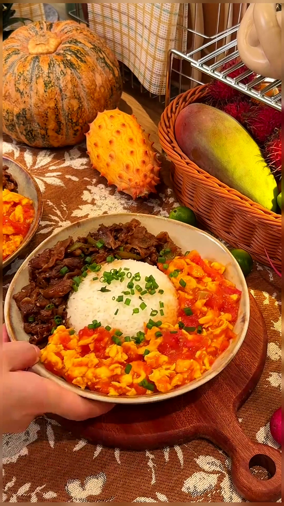vlog午餐|青椒肥牛·番茄炒蛋·话梅凤梨冰