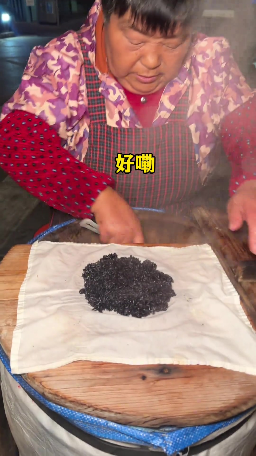 南京的硬核早餐！！天没亮，从一份毛巾乌饭团开始