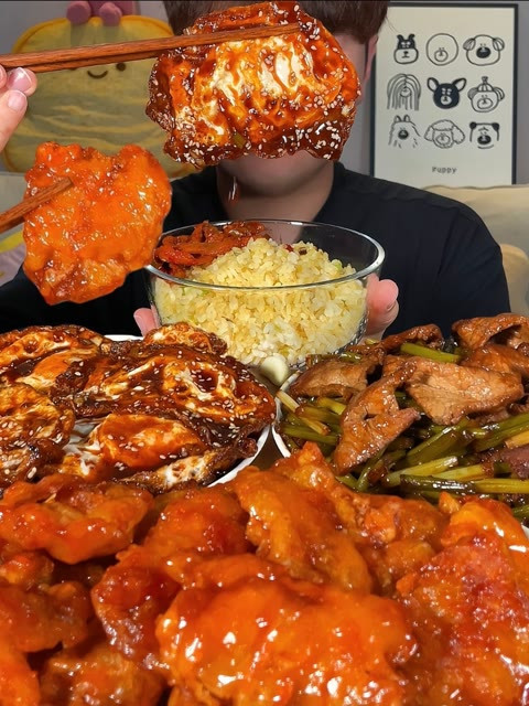 今天做了锅包肉 隔夜蒜苔炒肉 糖醋荷包蛋!蒜苔隔夜那就是国宴!