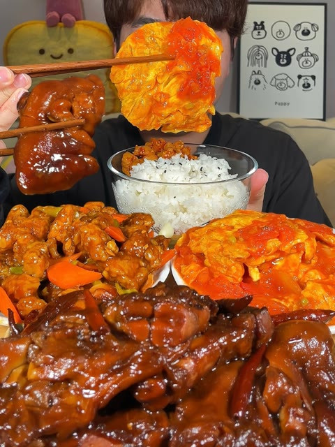 今天做了红烧猪蹄 溜肉段 番茄鸡蛋!软糯脱骨好香啊!