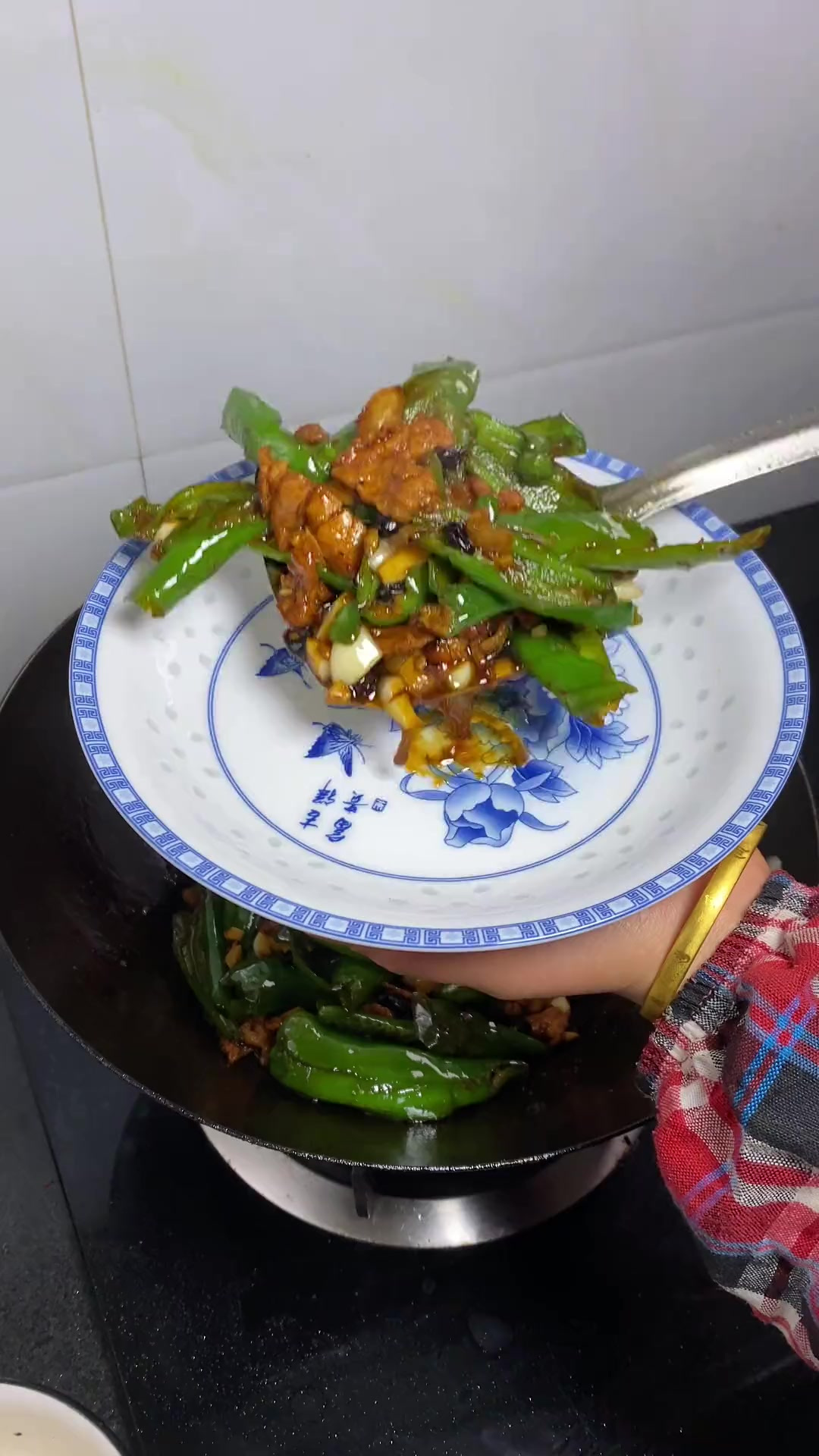 辣椒炒肉是江西人必须会的一道菜!