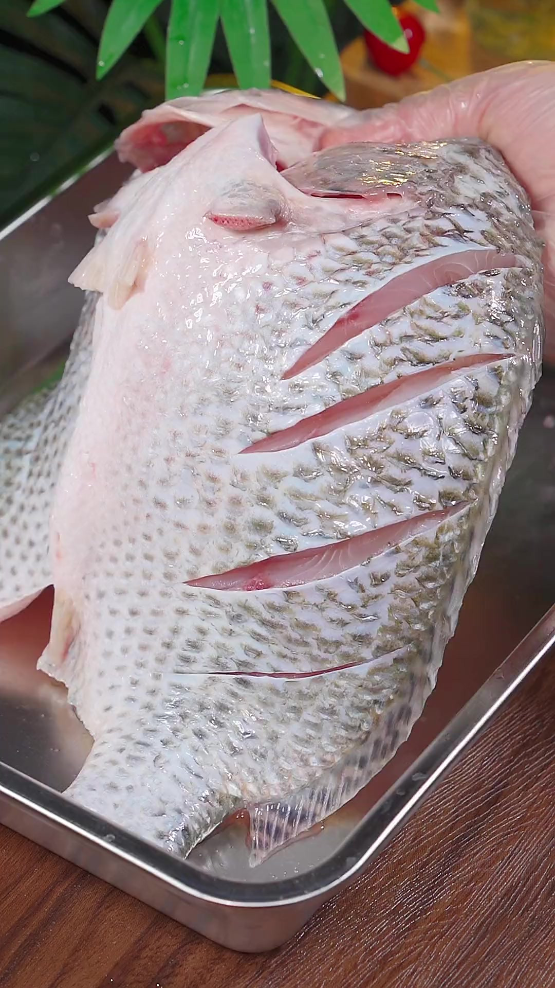 其实不用烤也能做烤鱼 自己在家这样做省油又好吃