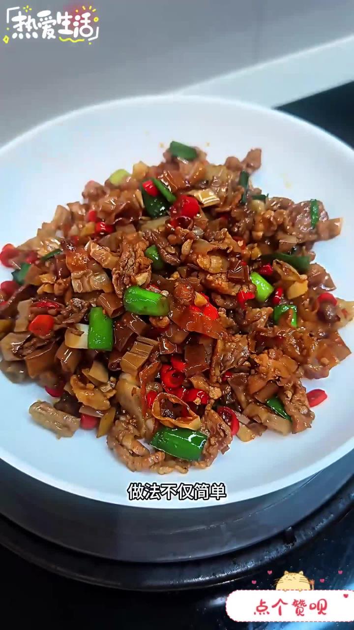 白辣椒炒肉这道菜特别特别好吃,没吃过的非常值得一试