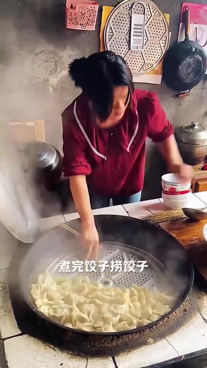 新包的饺子出锅了看看怎么样