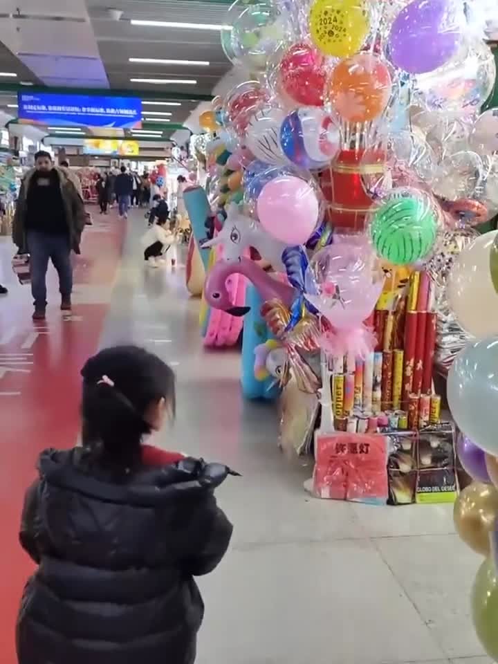 终于把闺女熬成了闺蜜,可以陪我一起逛街,一起喝奶茶,一起拍照
