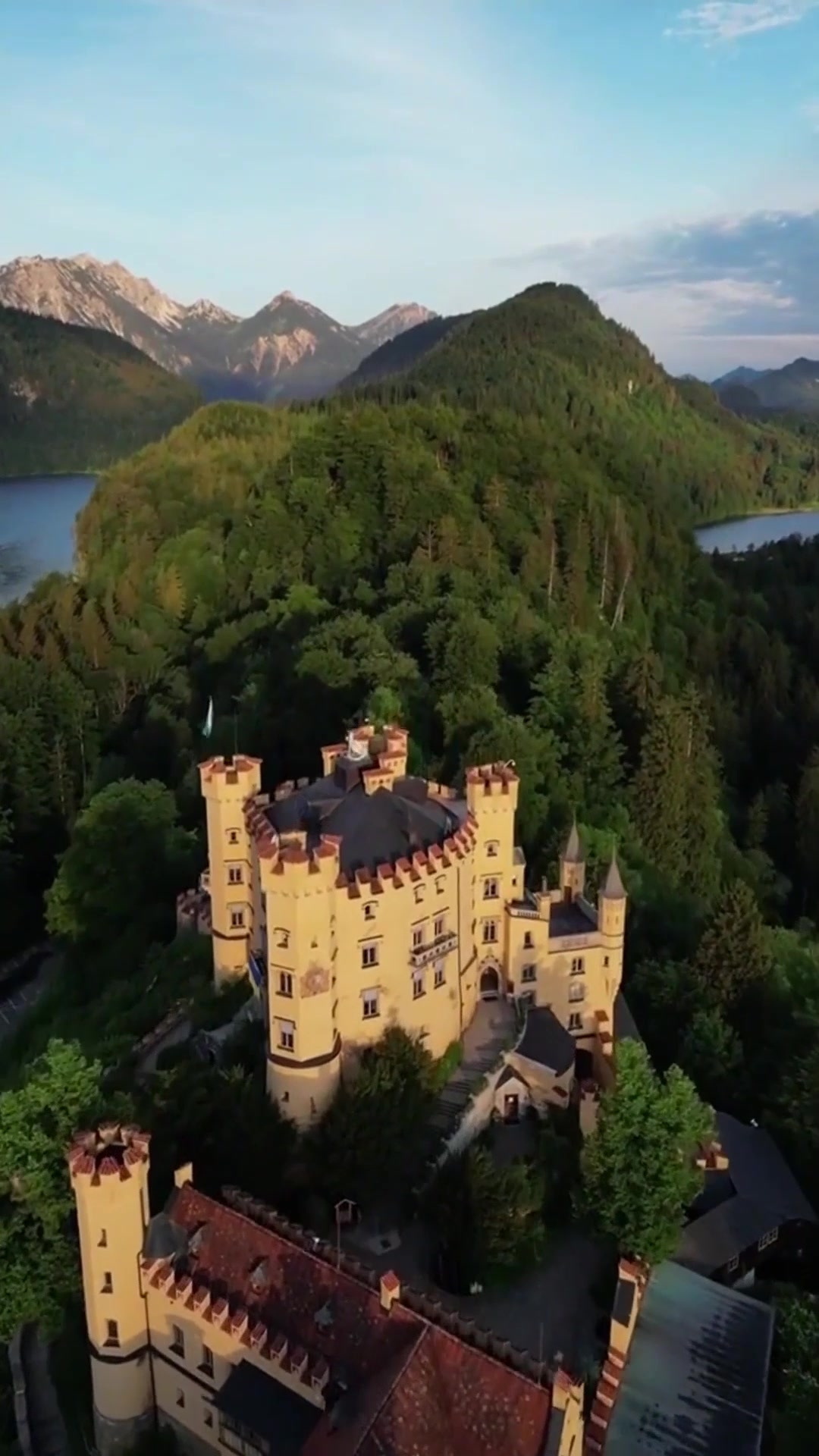 夏季旅游,德国 高天鹅堡 德国浪漫主义时期的瑰宝,旅行推荐