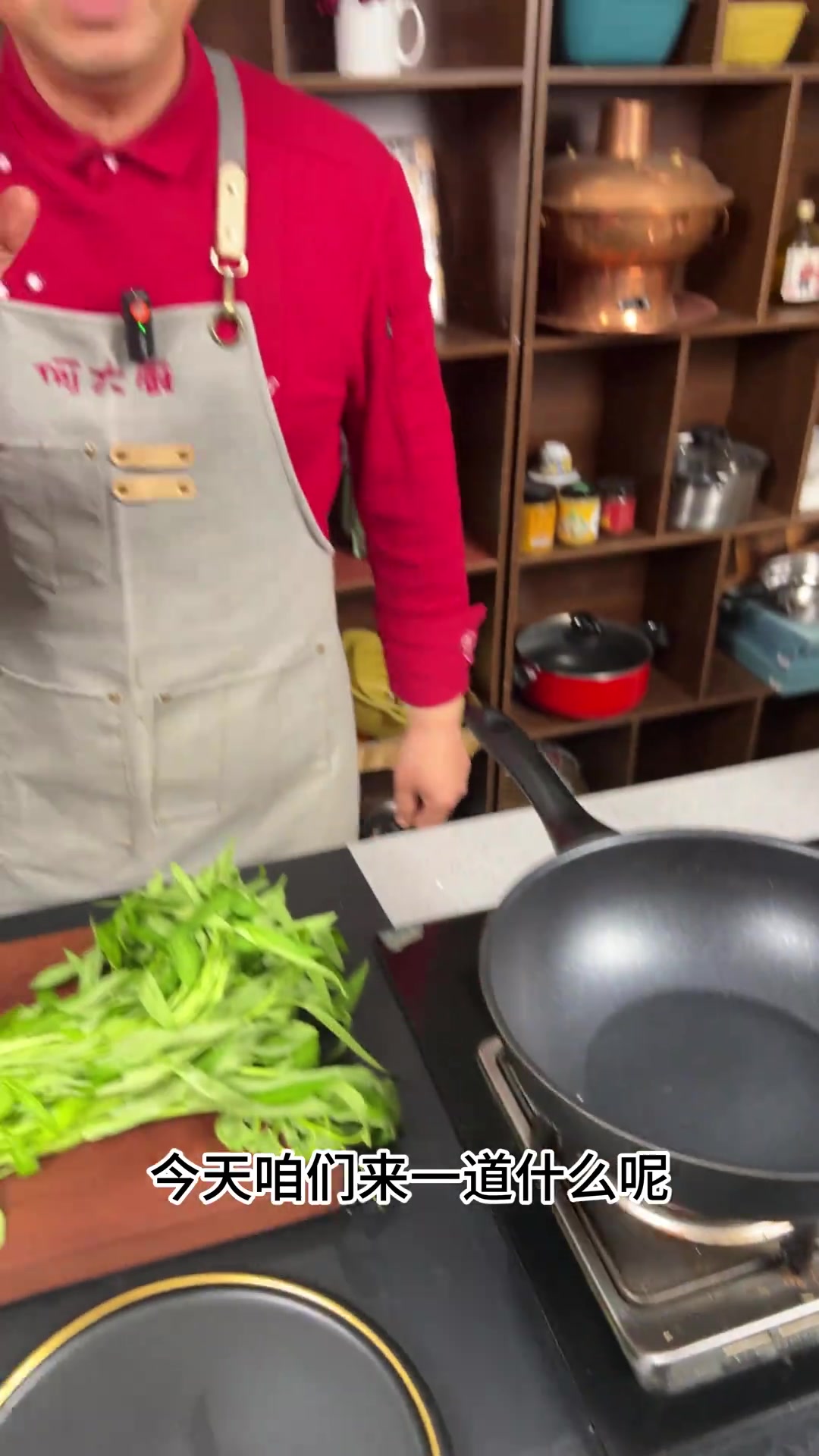 5分钟搞定蒜蓉空心菜! 超级简单,空心菜是夏天的绝配,清脆爽口,好吃还不胖!赶快试试吧!