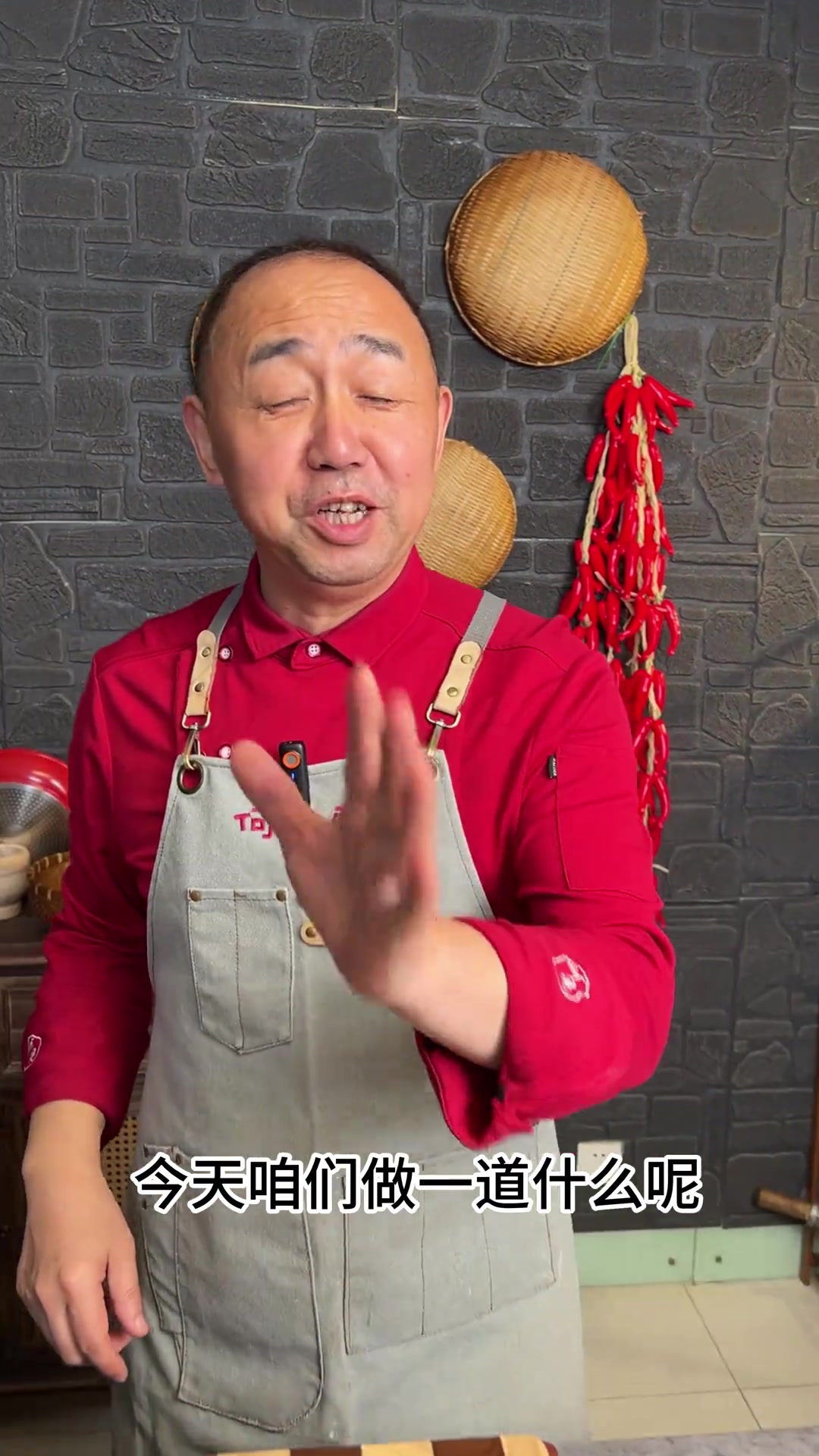 家常凉菜果仁菠菜 几分钟就能搞定的家常凉拌菜,菠菜花生米,是餐桌上的一道健康小菜,爽口解腻