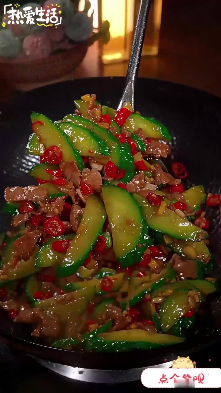 黄瓜除了生吃和凉拌就属炒肉下饭