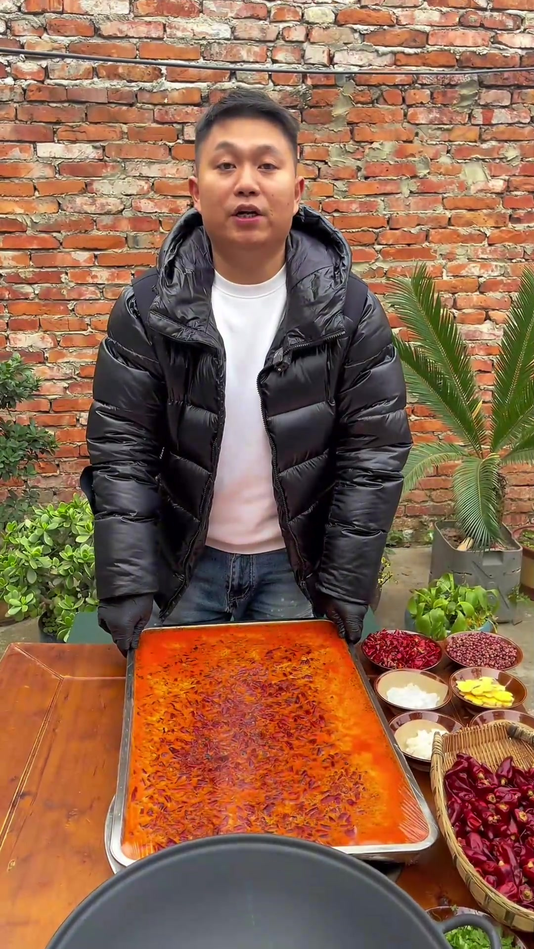 天气冷了吃点鲜切牛肉火锅