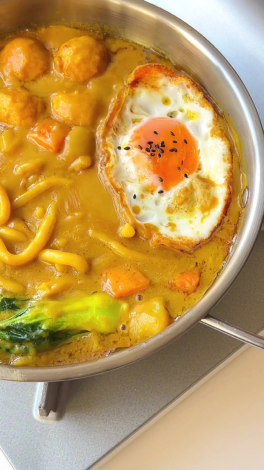 真想让你们尝尝这个咖喱鱼蛋乌冬面!巨浓郁!