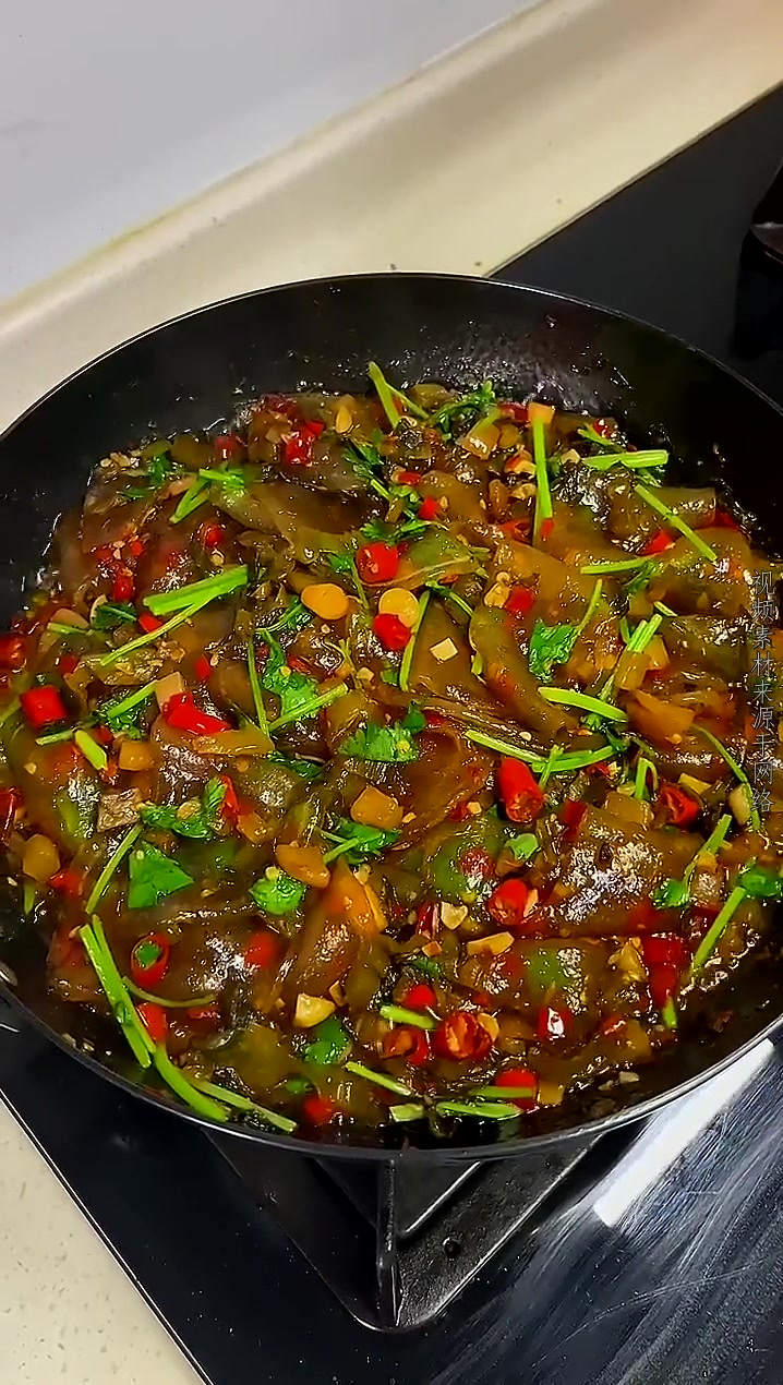 湖南朋友推荐的酸菜炒粉皮！太好吃了吧！