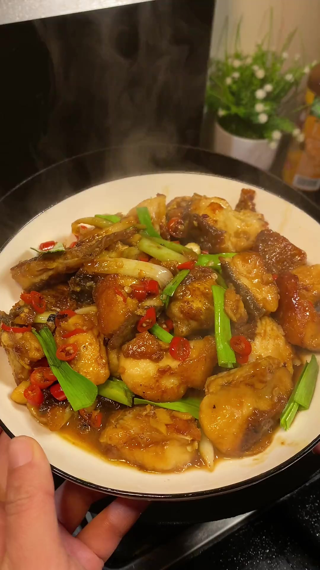 花5块钱买了一个别人不要的胖头鱼鱼尾，做出一大盘，好吃又下