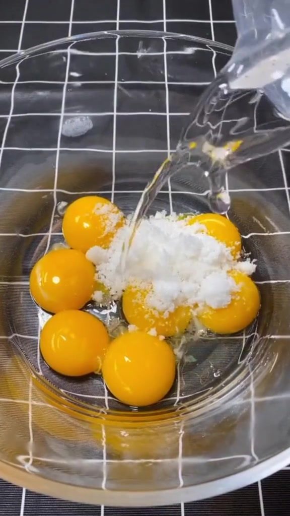 电饭煲 鸡蛋糕 这样做 孩子们抢着吃
