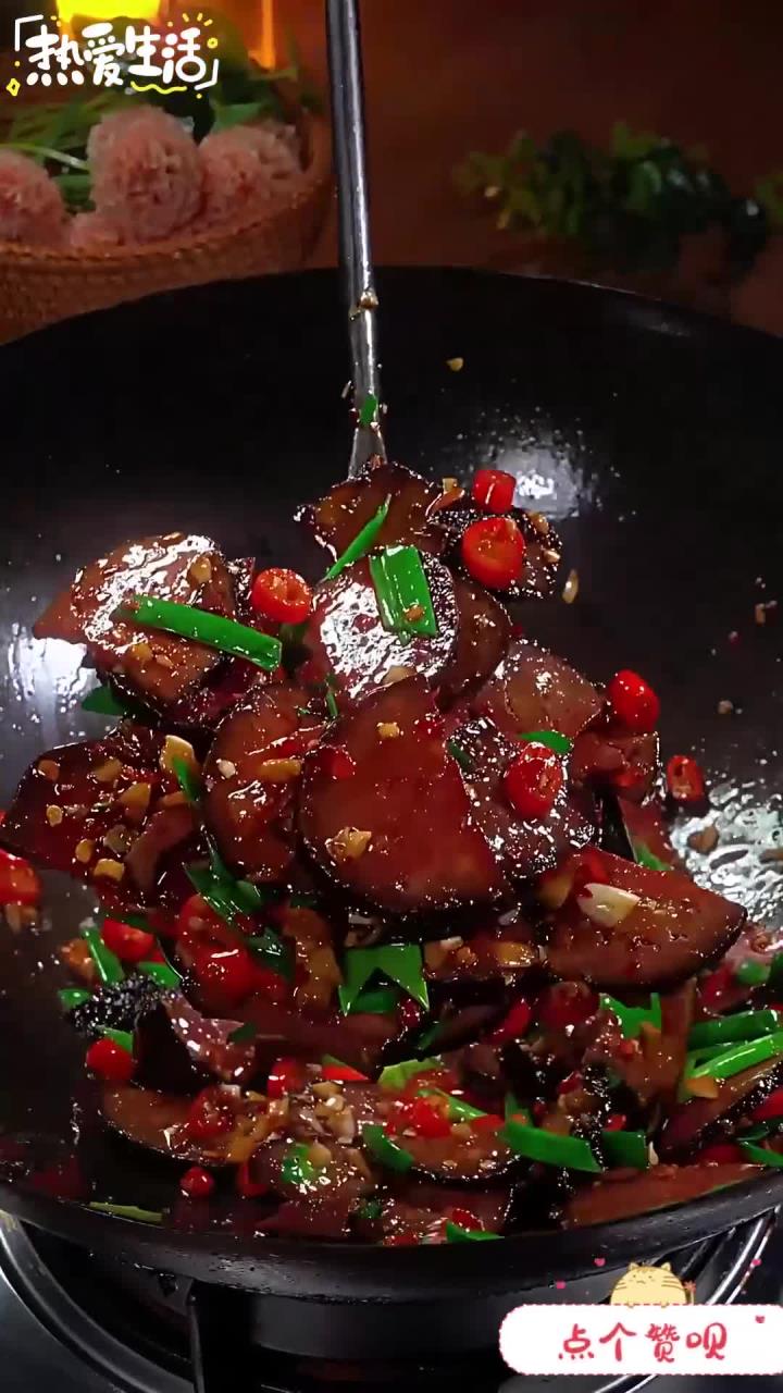 冬季怎么能少得了这道猪血丸子呢,成功的都会赞不绝口