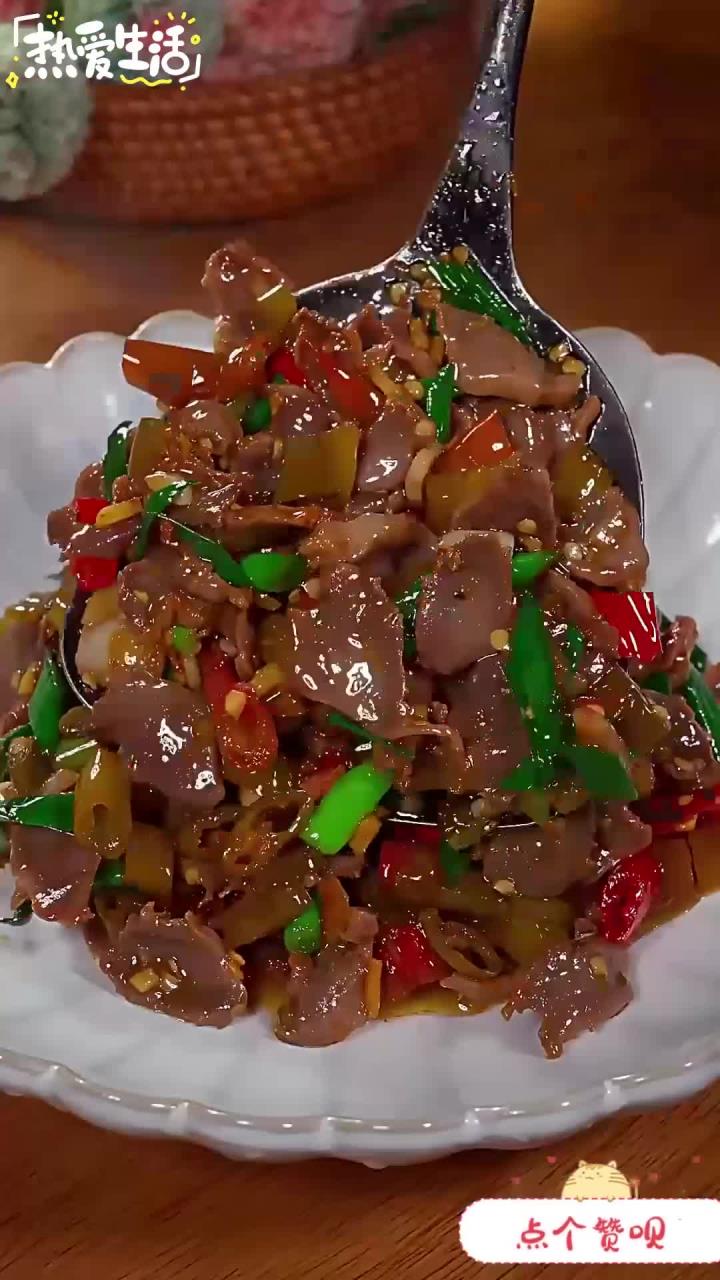 这道菜妥妥的干饭神器酸辣椒炒鸭胗 青红泡椒