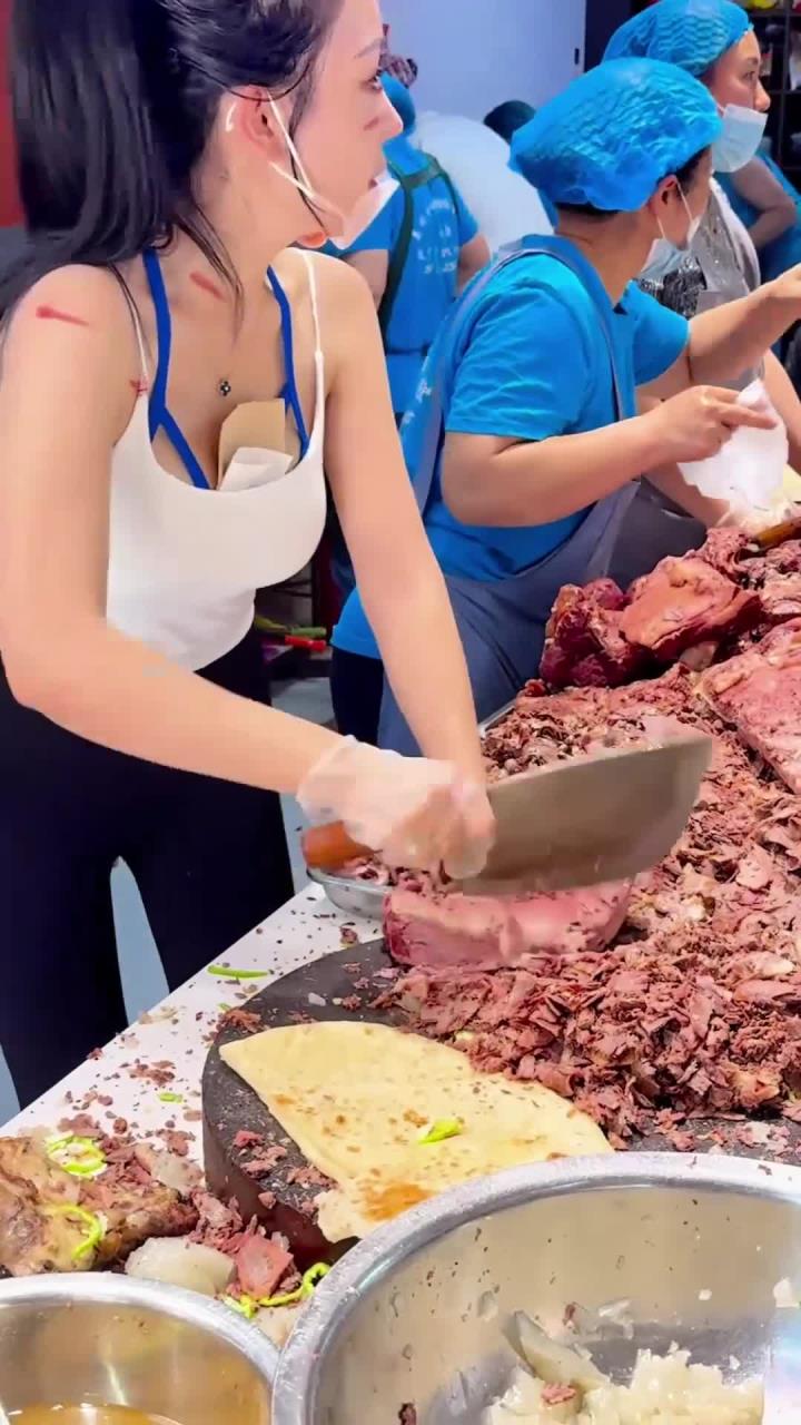 河北任丘姜师傅驴肉卷饼,喷香喷香我爱吃