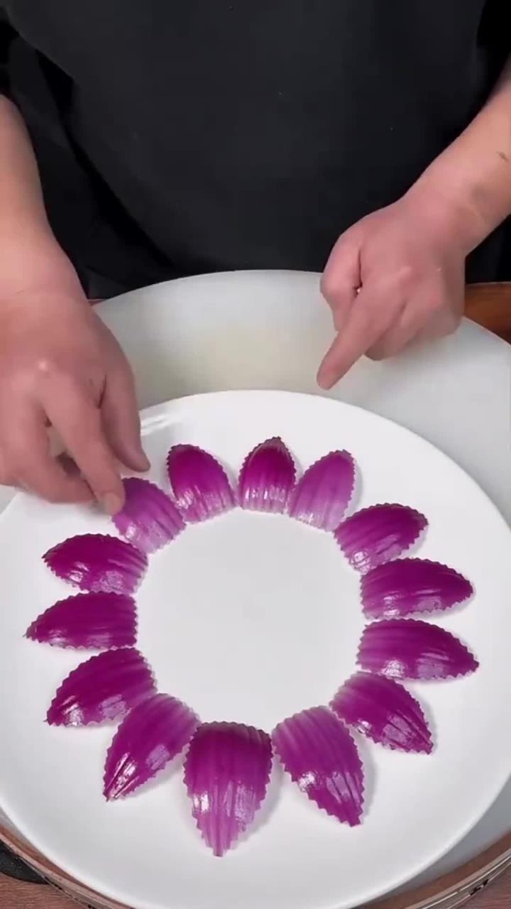 用蔬菜水果做得摆盘
