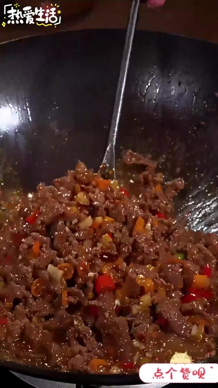 牛肉这样做小米辣汤汁还特别嫩,喜欢吃辣的朋友非常值得一试哦