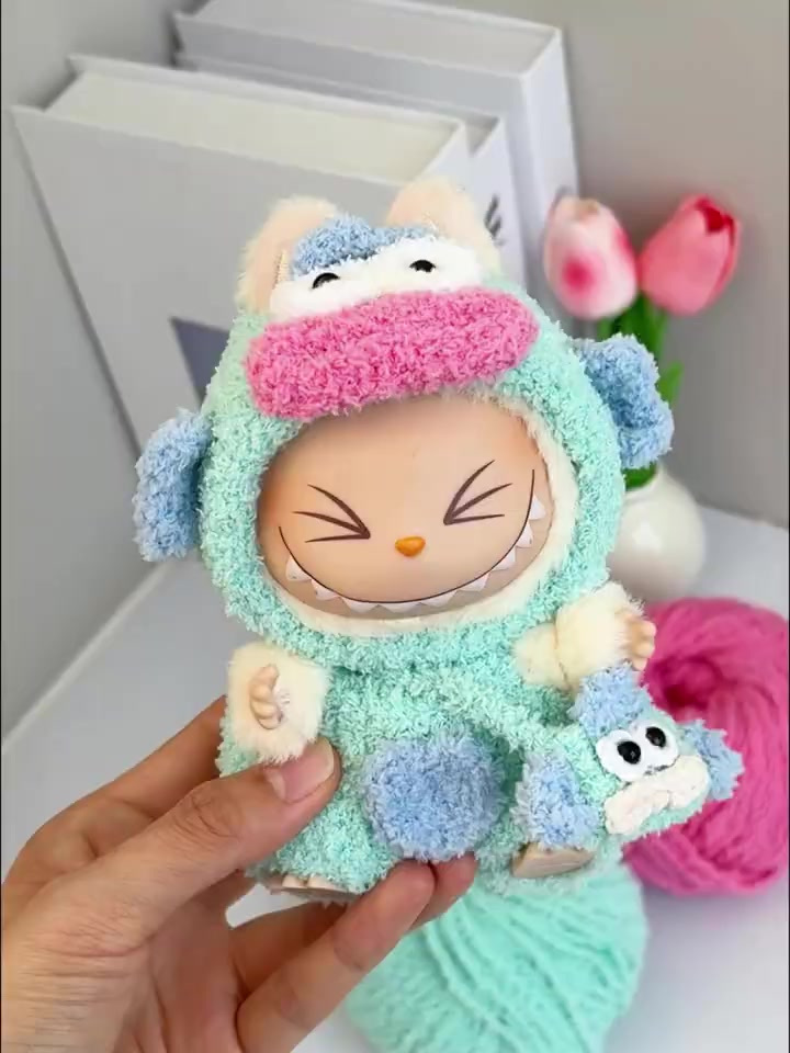 labubu也是穿上丑鱼衣服啦~最近超火的丑鱼睡衣~