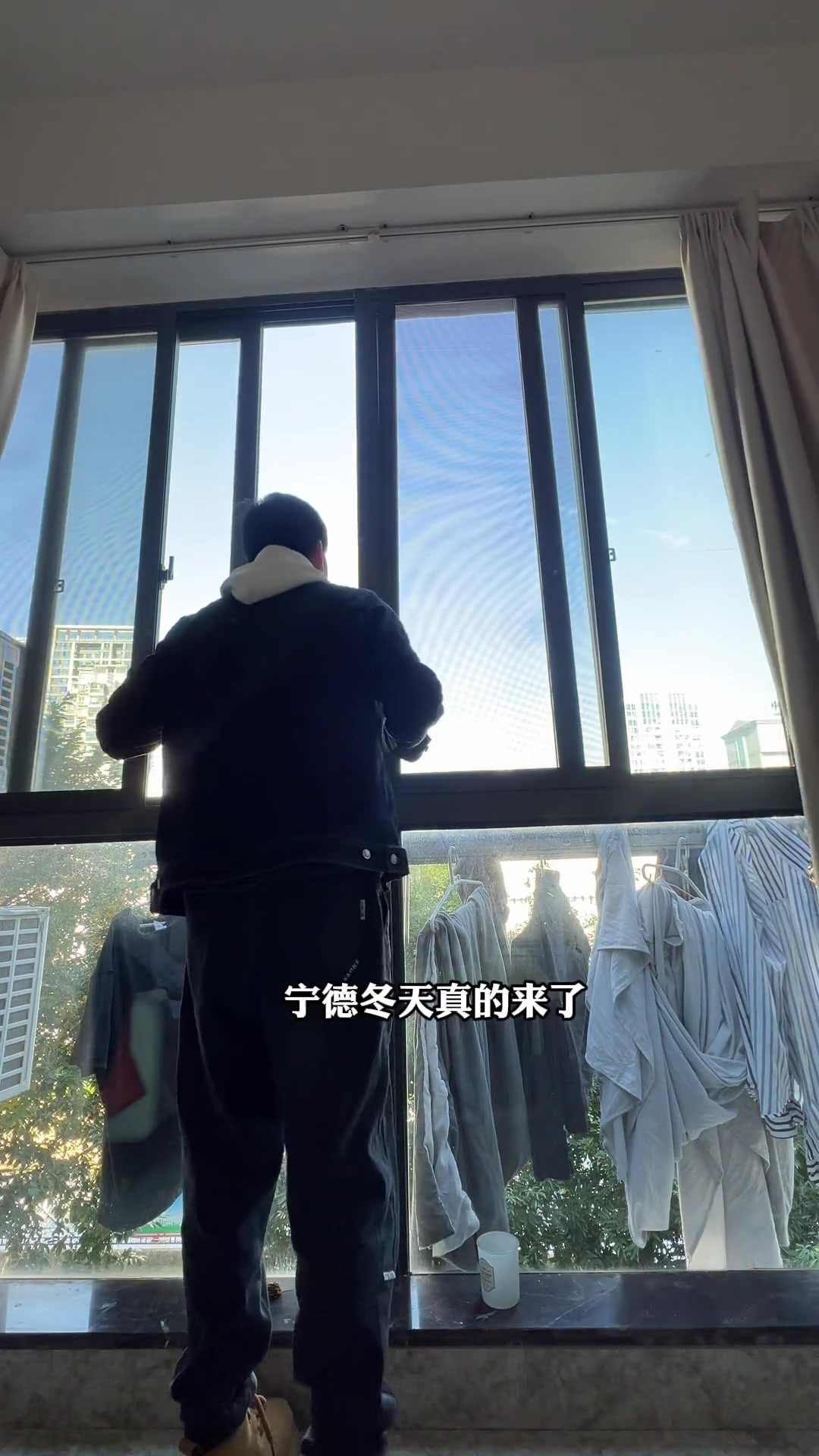 一天卖出200多只的铁板烤鸭,到底有多香